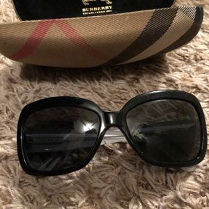 Burberry Sunglasses - Authentic